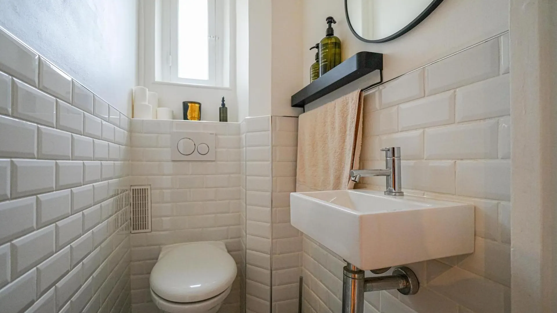 Appartement Montaigne Luxury Paris Apartment