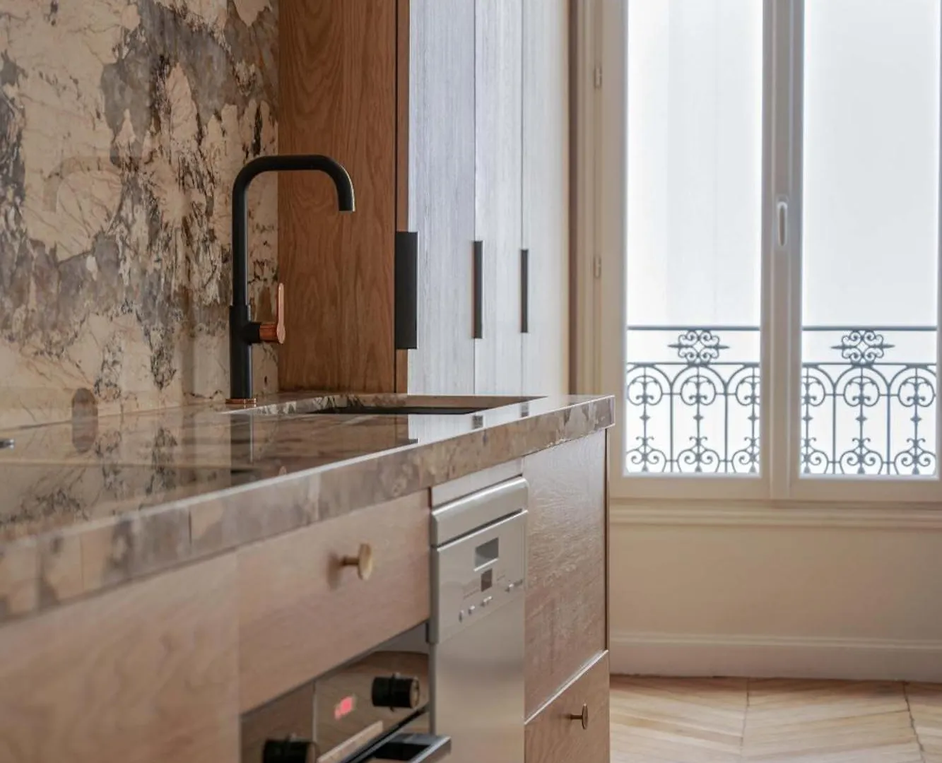 Apartment Appartement Montaigne Luxury Paris