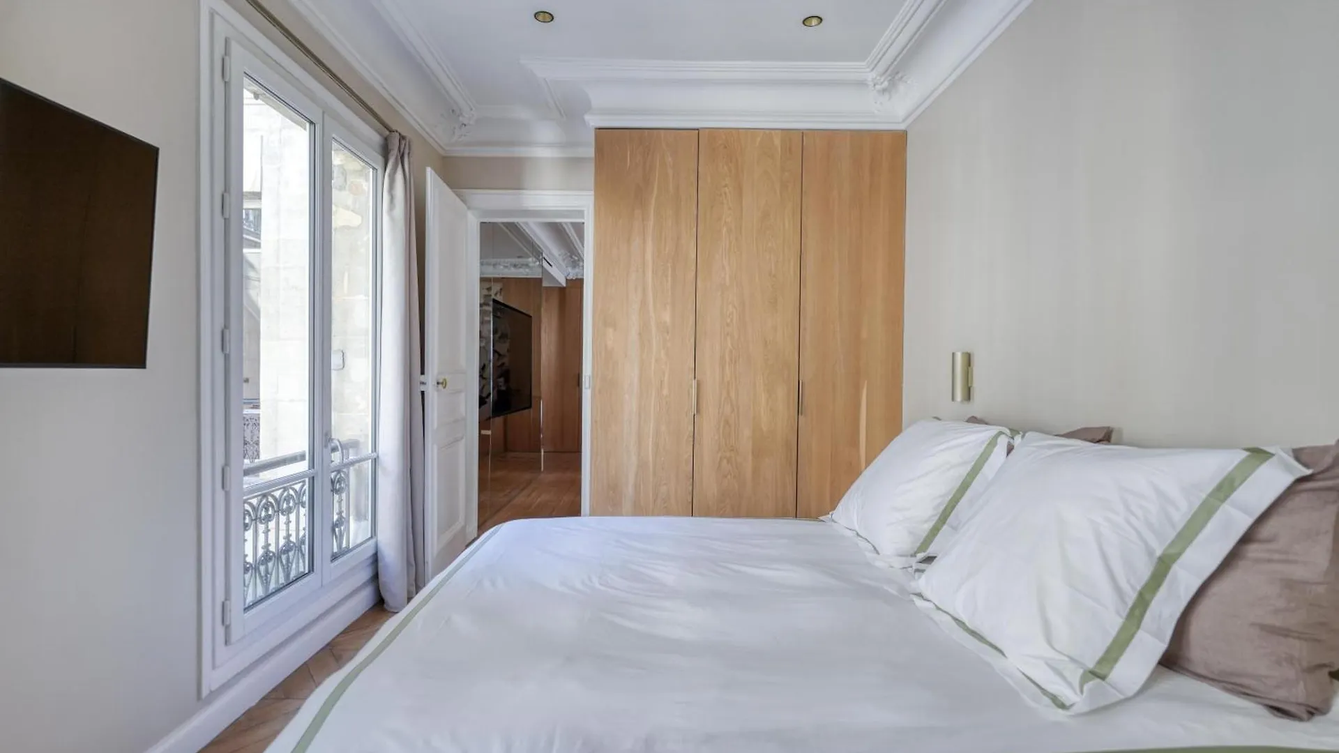 Appartement Montaigne Luxury Paris 0*,