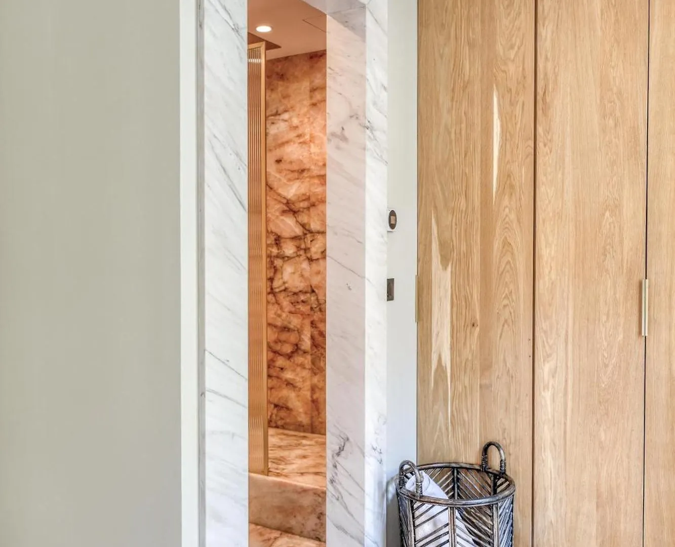 Appartement Montaigne Luxury Paris